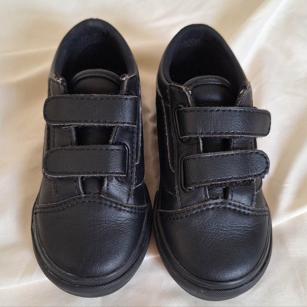 VANS Toddler Kids Shoe with Velcro Straps in Black Size 8